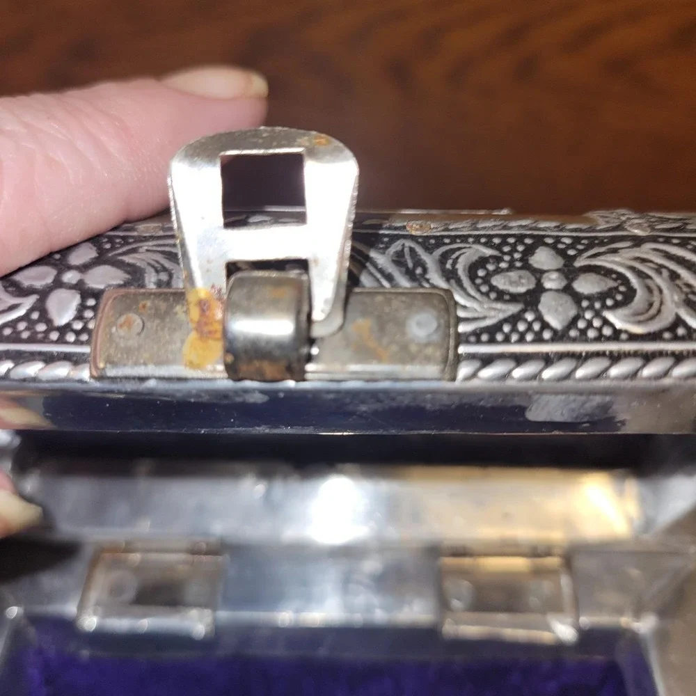 Vintage India Silver Tone Elephant Carriage Jewelry Box Trinket Box Velvet Lined